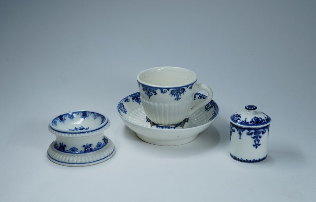 St Cloud soft-paste porcelain, late 17th - early 18th century